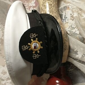 Lancaster Long Beach Quarter Master white sailor cap patent bill size 6 3/4